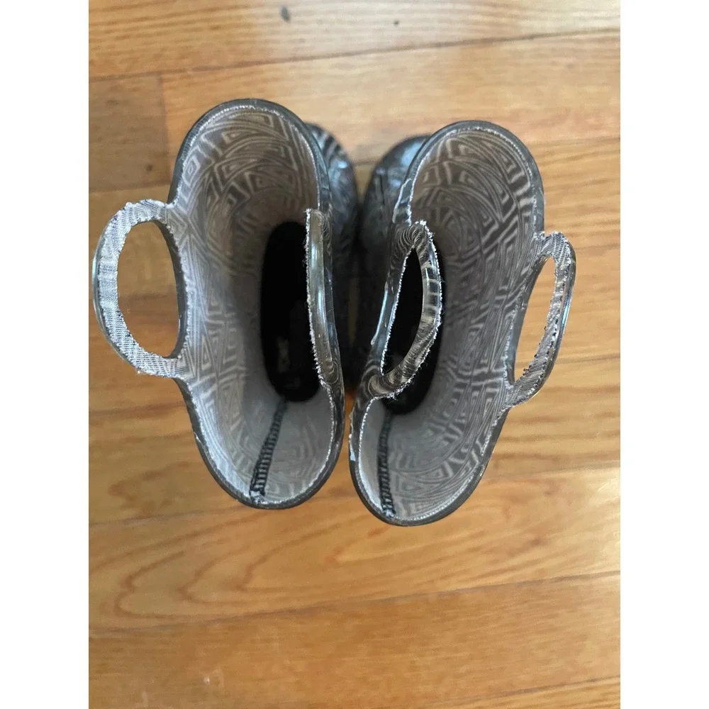 Toms Kids Rain Boots Black White Geometric Triangle Pattern Pull On Size 13